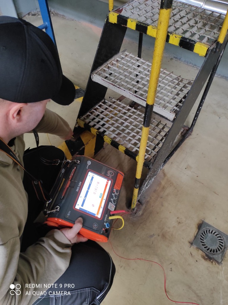 Meranie bezpečnosti schodiska